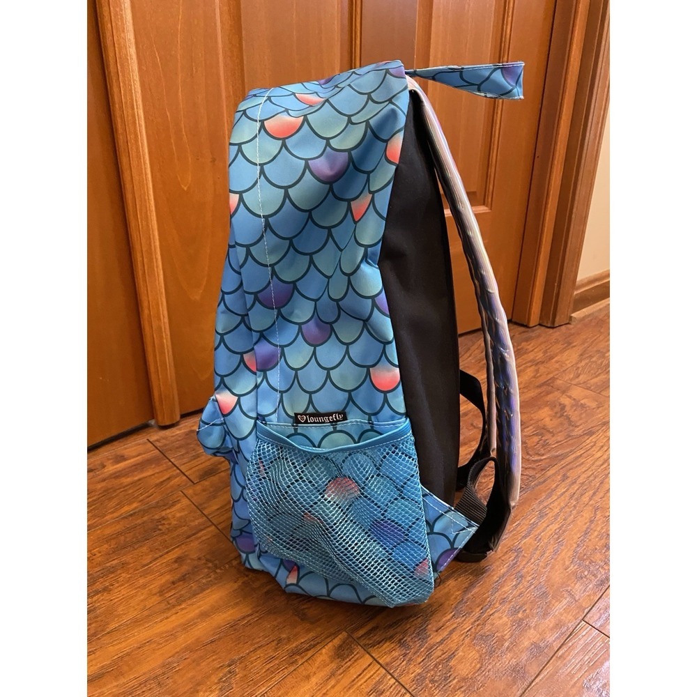 Loungefly Holographic Disney Little Mermaid Ariel Iridescent Shell Backpack - Picture 4 of 11
